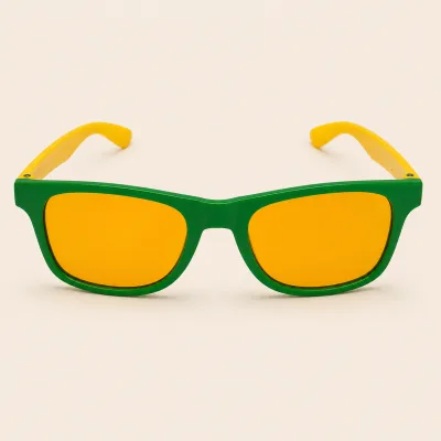 Óculos de armação nas cores verde e amarelo