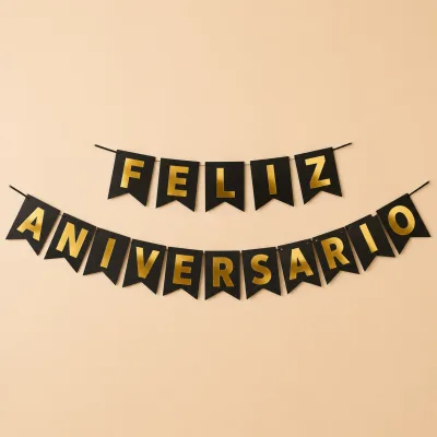 Faixa de feliz aniversário em 9 opções de cor, incluindo versão com tema futebol.